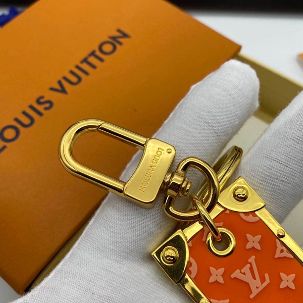 ブランドキーホルダー着用イメージ